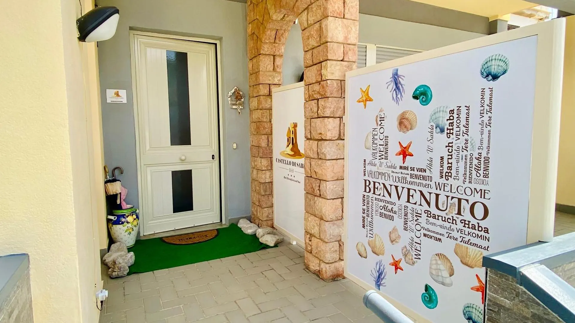 Bed and Breakfast Castello Di Sabbia Трабия